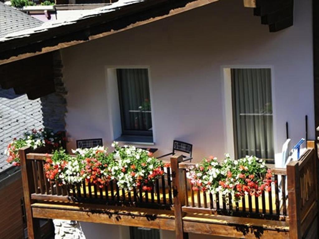 Alpine Lodge Цермат Екстериор снимка